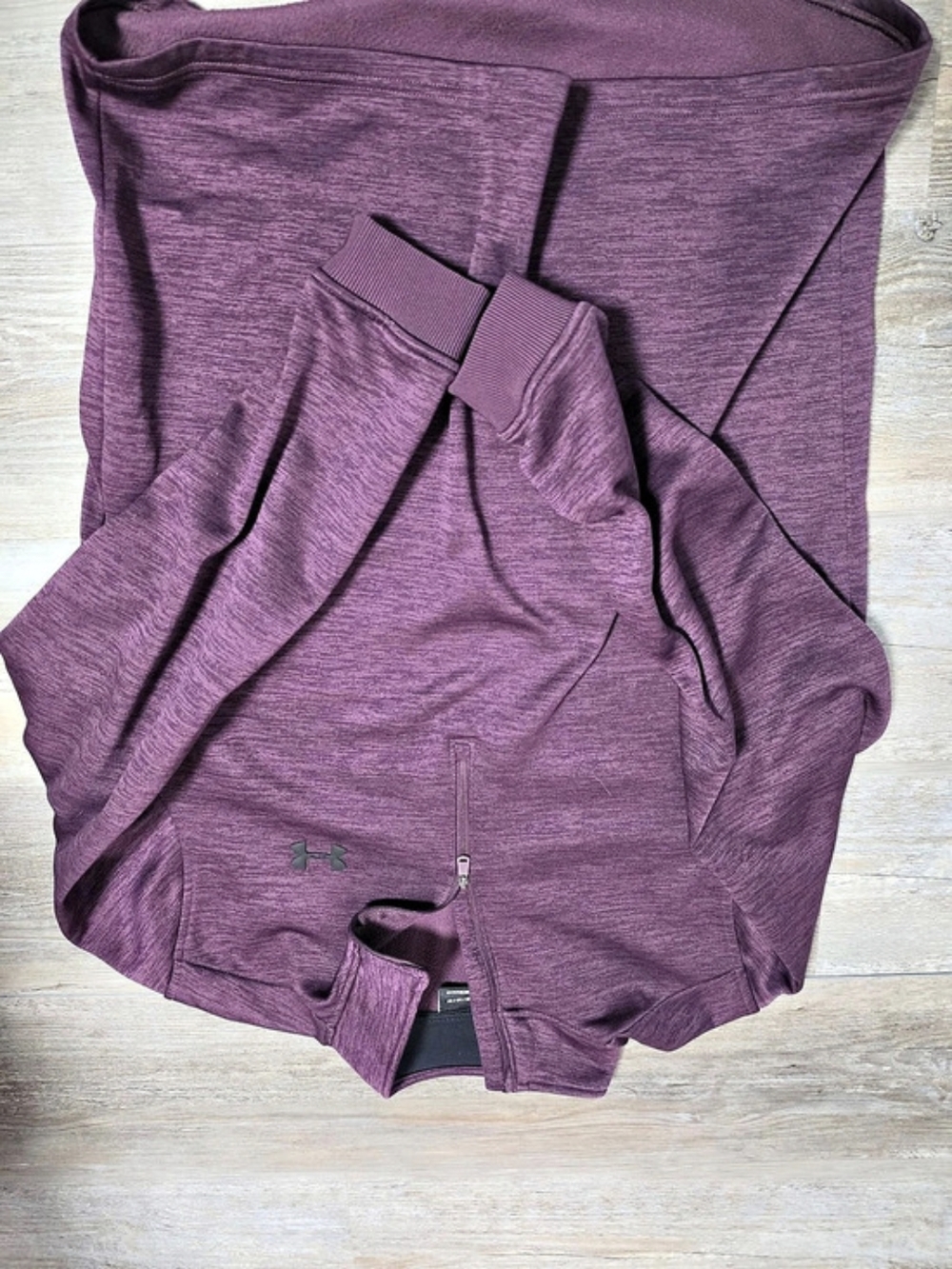 Under Armour Hooded Sweatshirt in Purple Size Medium Like New